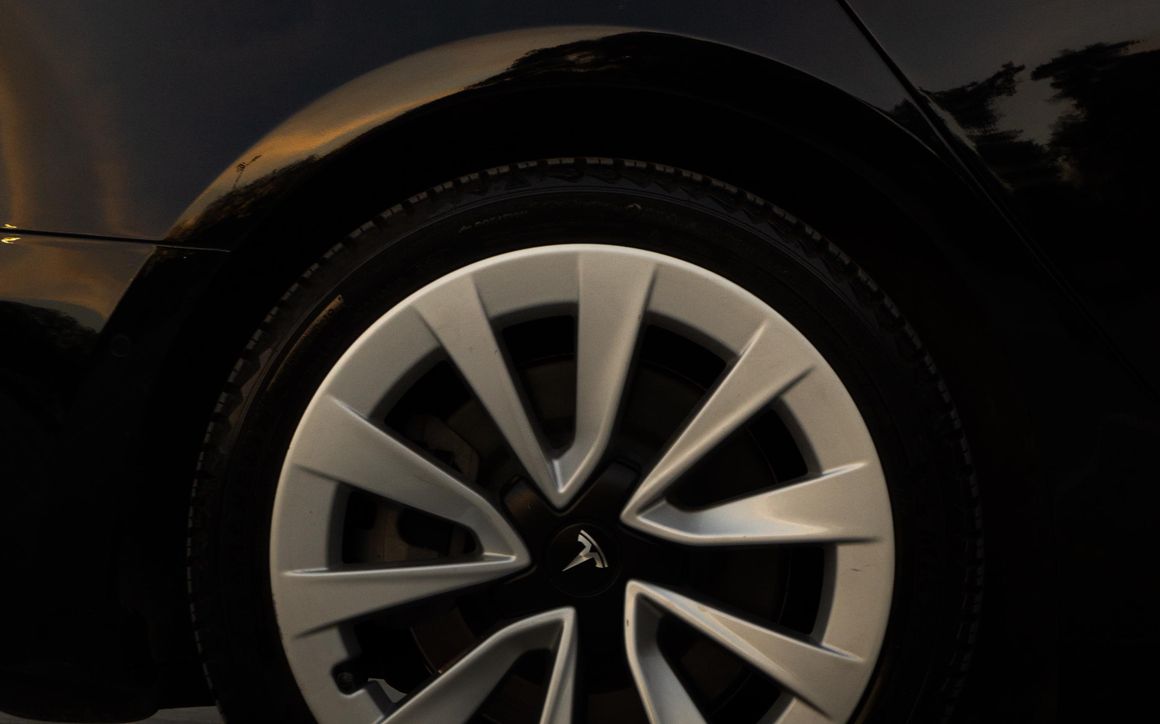 Tesla Model 3 - image 10