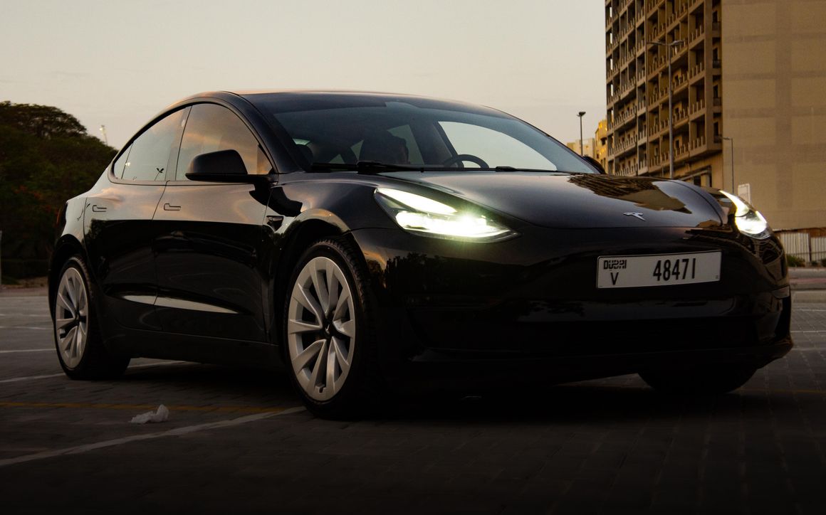 Tesla Model 3 - image 5
