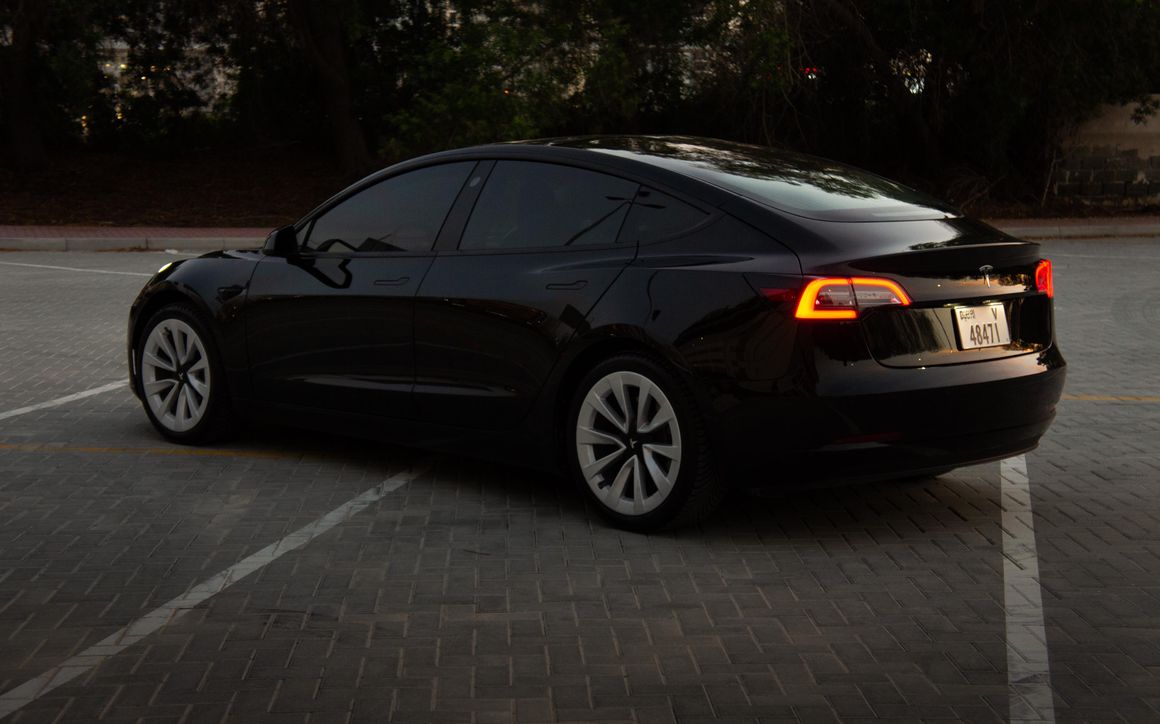 Tesla Model 3 - image 9