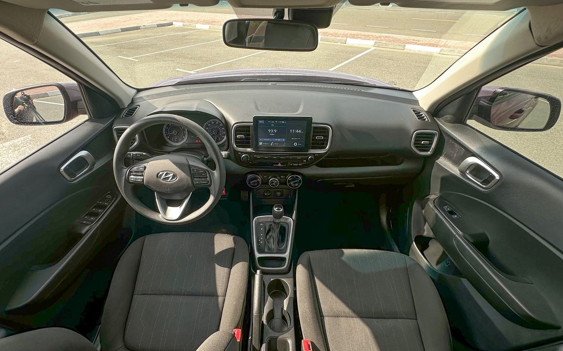 Hyundai Venue - image 10