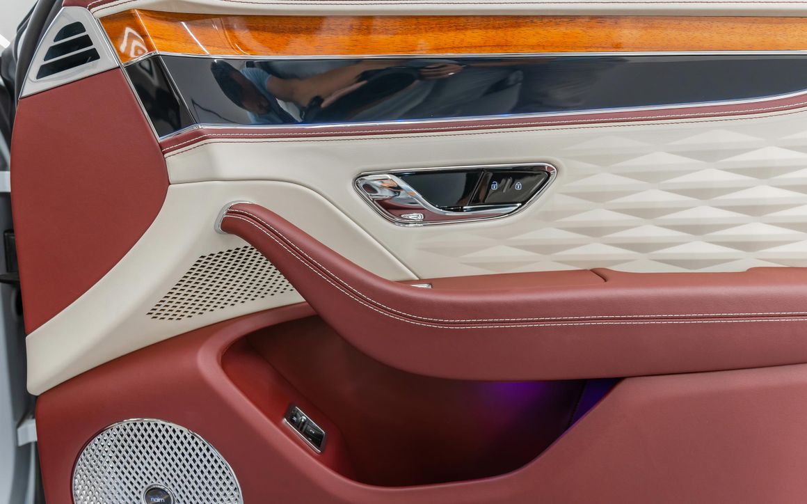 Bentley Flying Spur - image 16
