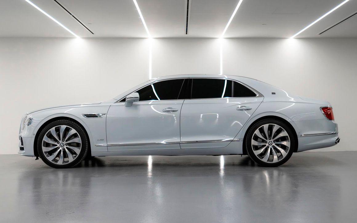 Bentley Flying Spur - image 2