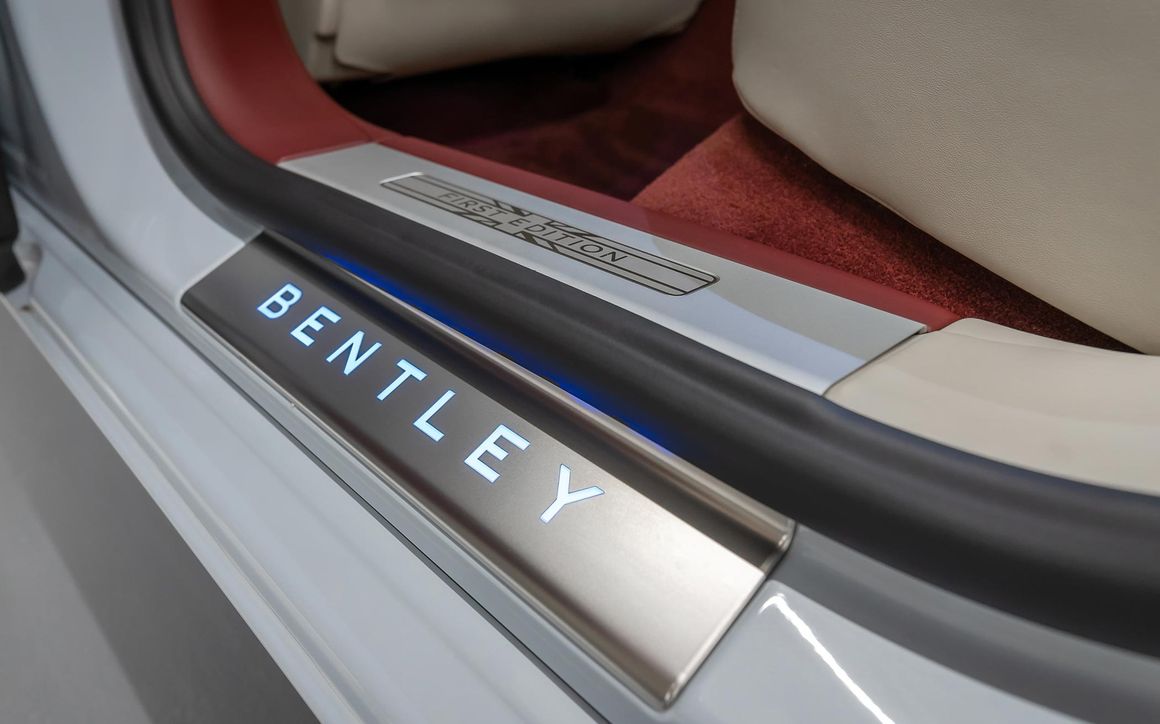 Bentley Flying Spur - image 18