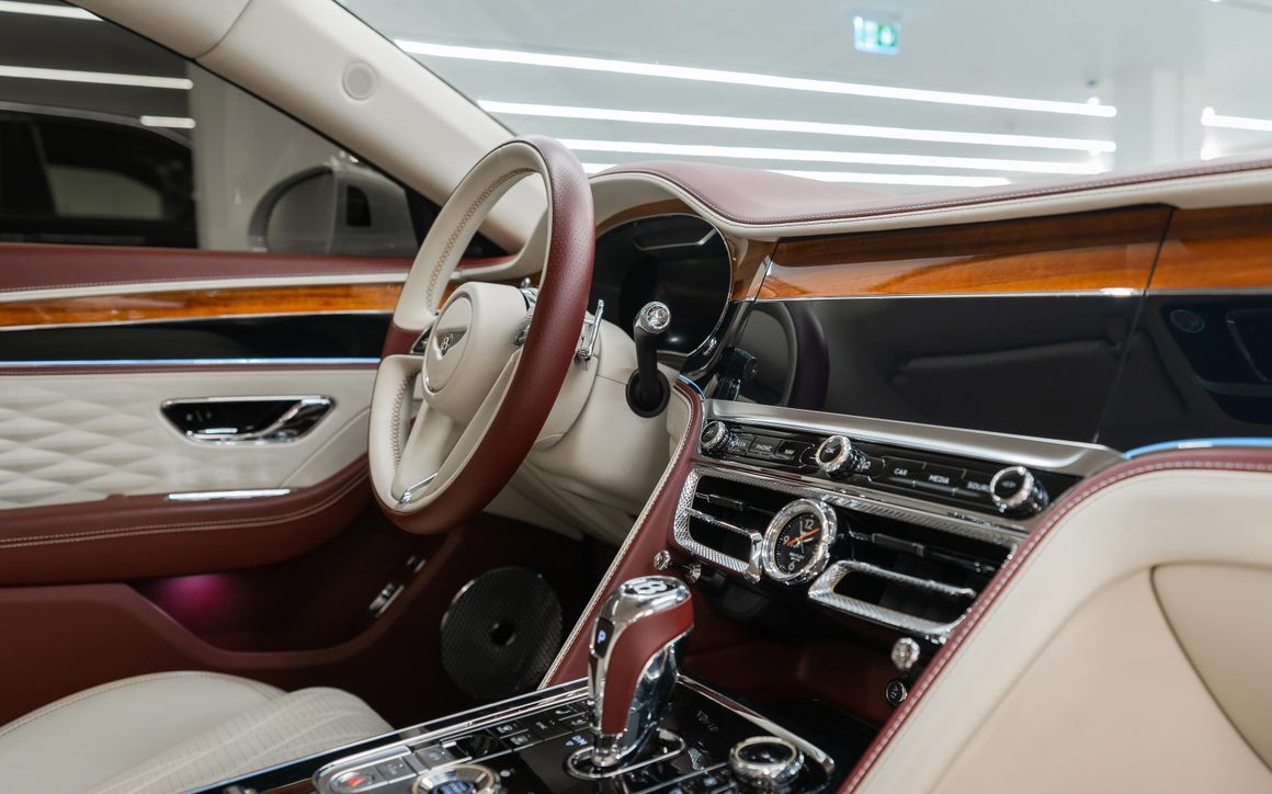 Bentley Flying Spur - image 9