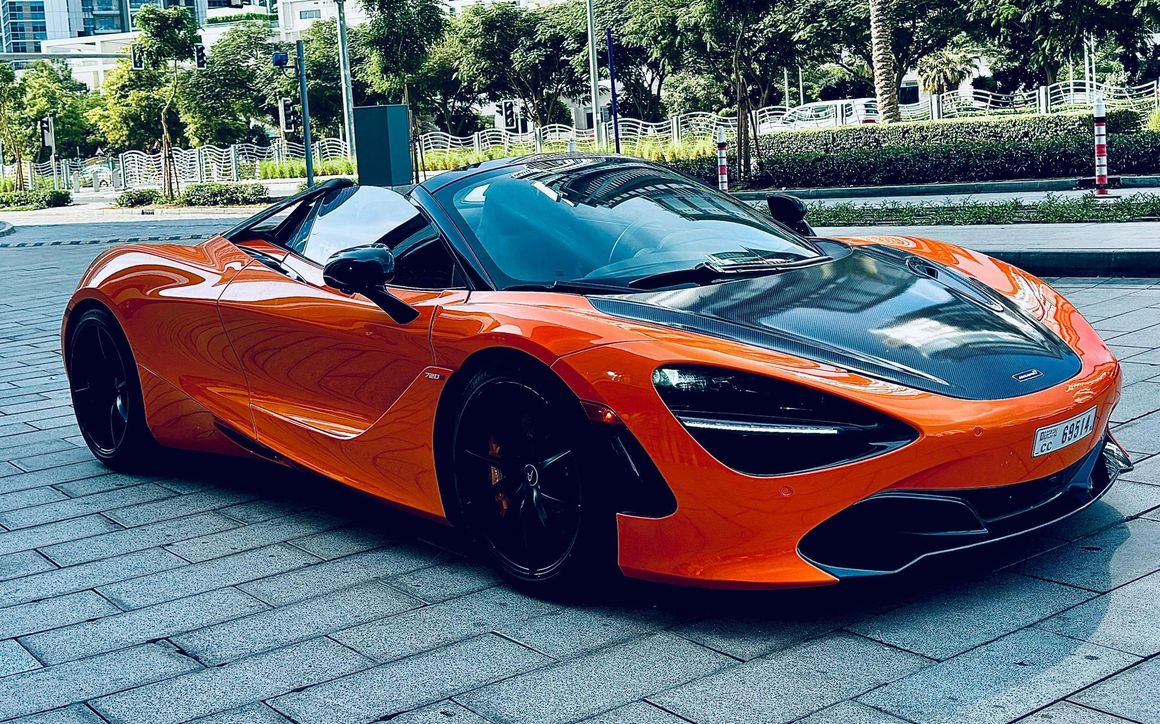 MCLAREN 720S - image 2