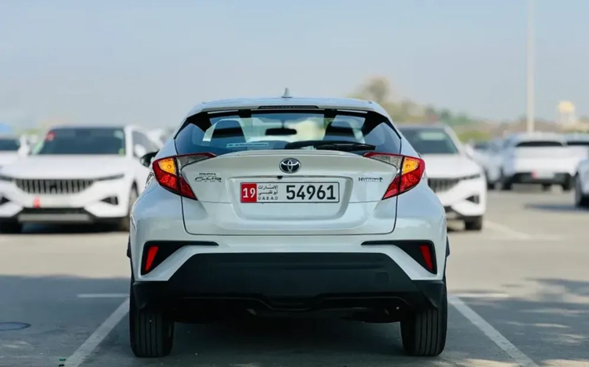 TOYOTA CHR HYBRID - image 4