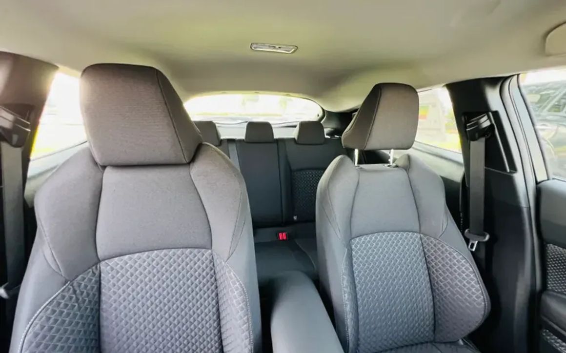 TOYOTA CHR HYBRID - image 7