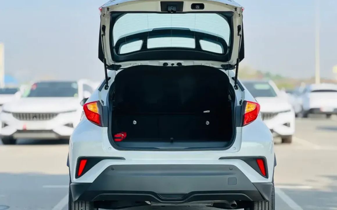 TOYOTA CHR HYBRID - image 5