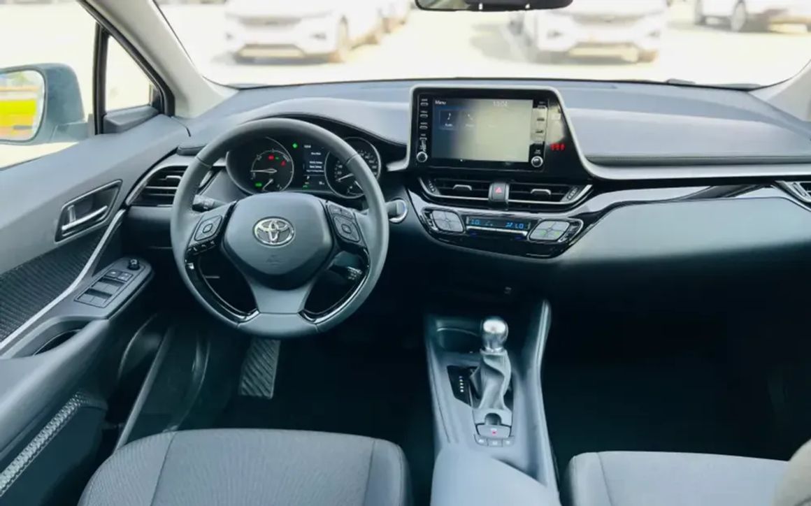 TOYOTA CHR HYBRID - image 6
