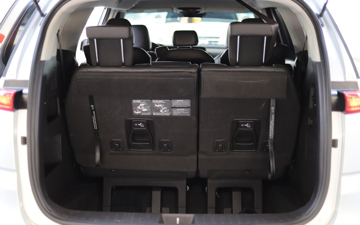 KIA Carnival LX - image 6
