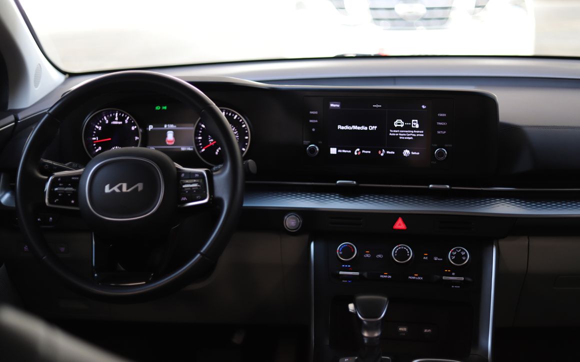 KIA Carnival LX - image 8