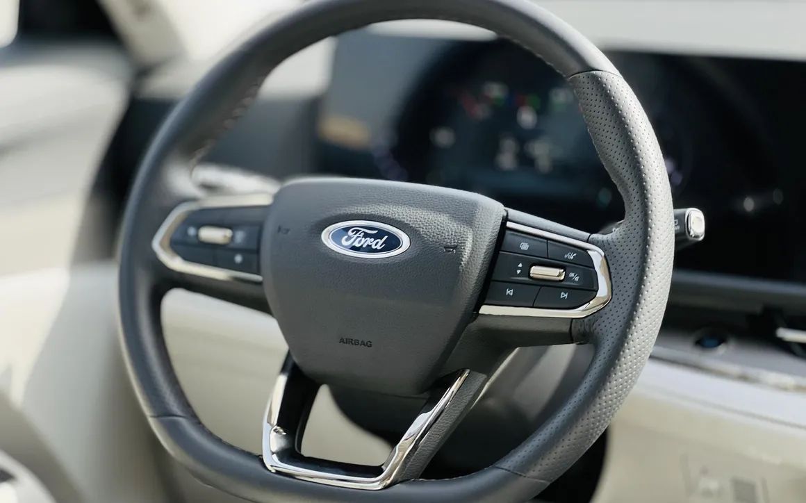 FORD TERRITORY - image 7