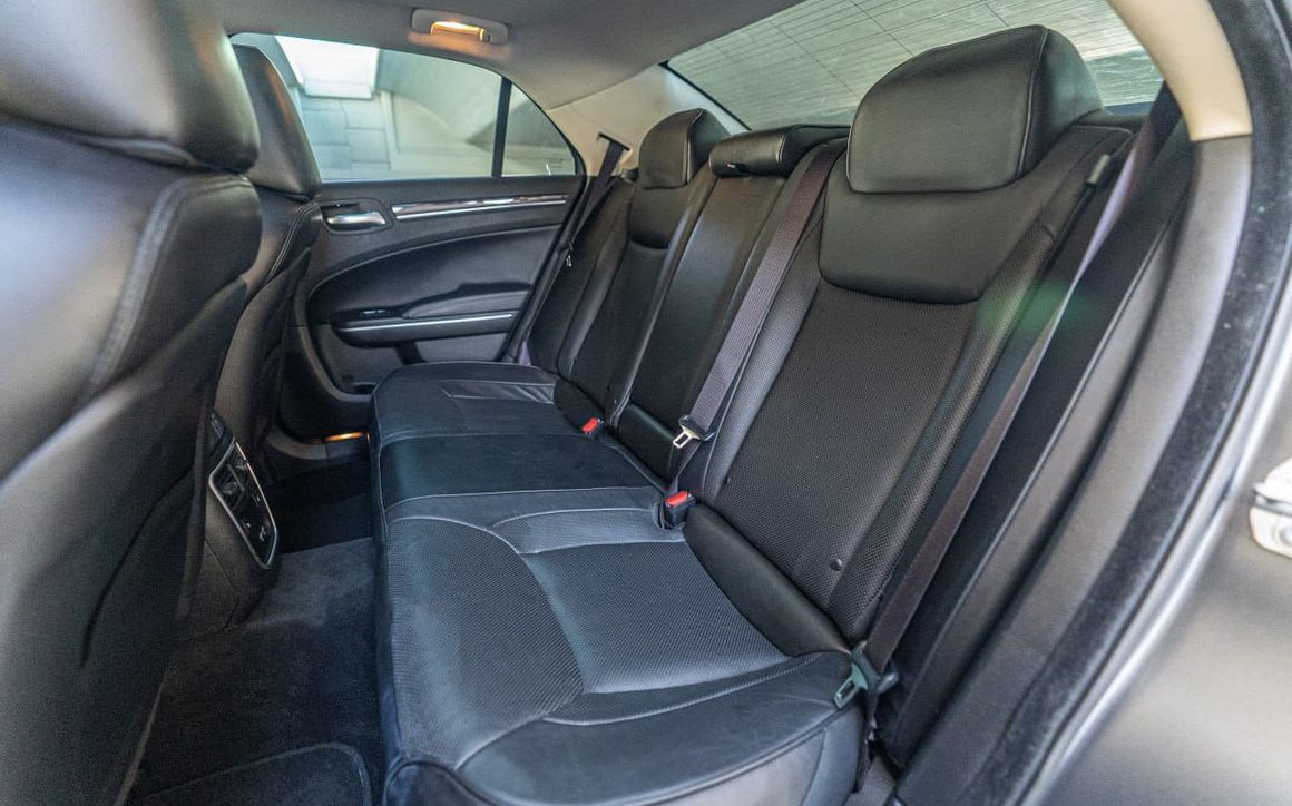 CHRYSLER 300 2019 - image 8