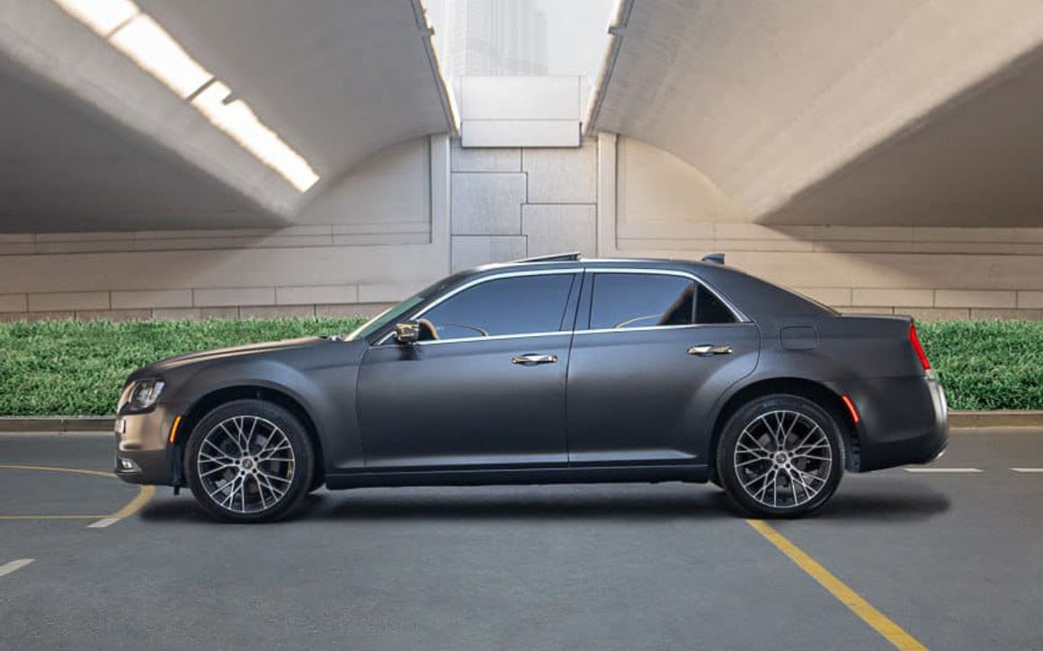 CHRYSLER 300 2019 - image 2