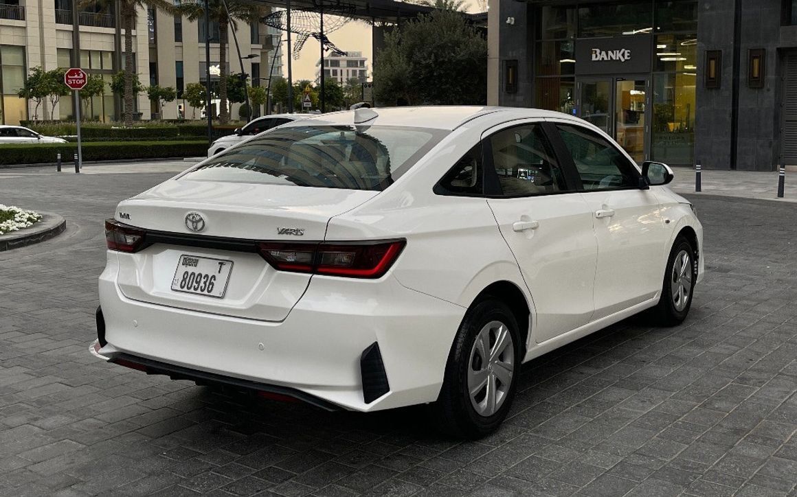Toyota Yaris 2023 - image 3
