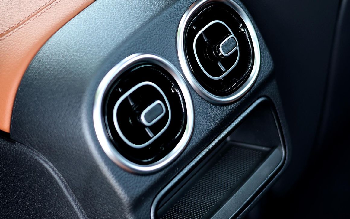 MERCEDES C200 - image 14