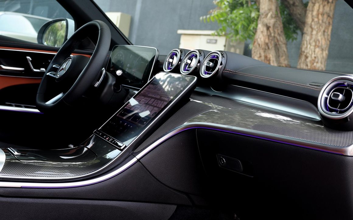MERCEDES C200 - image 12