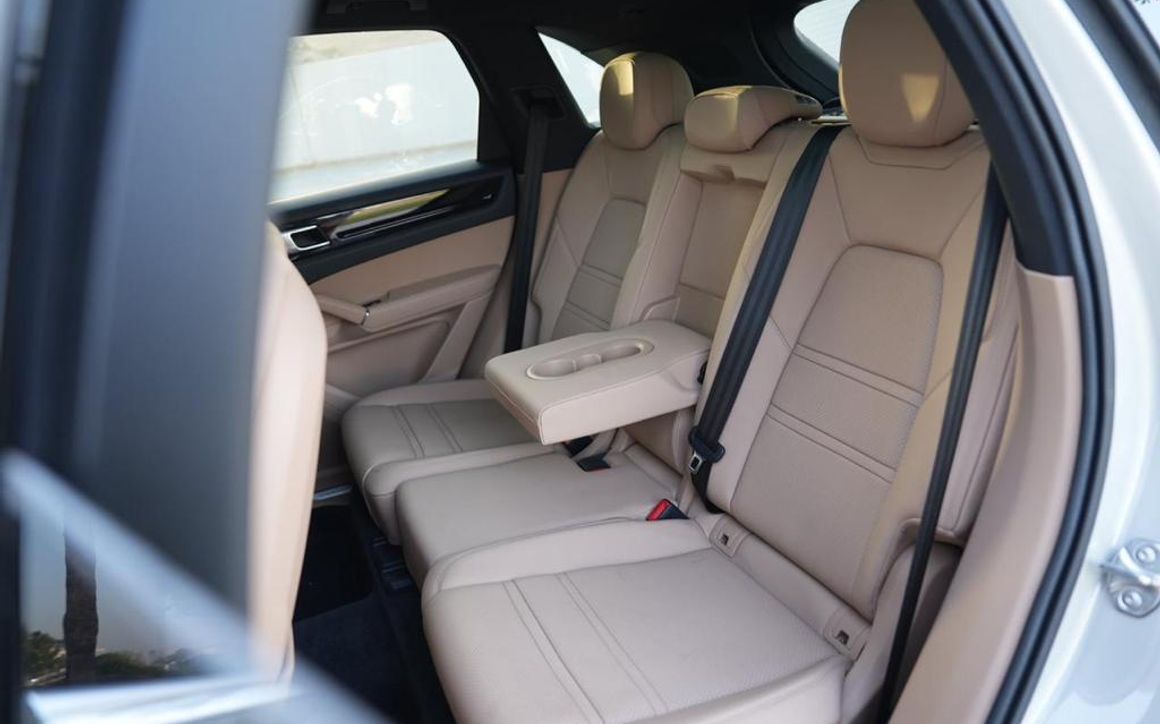 PORSCHE CAYENNE - image 5