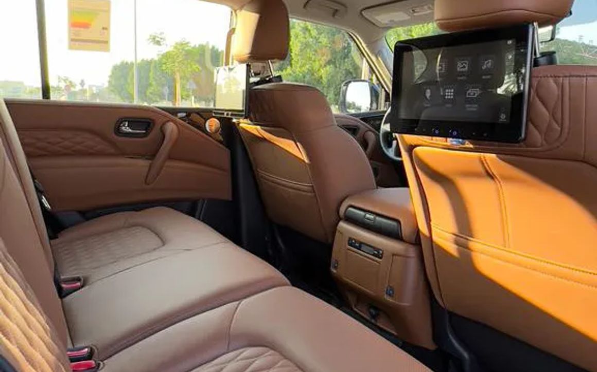 INFINITI QX80 - image 9
