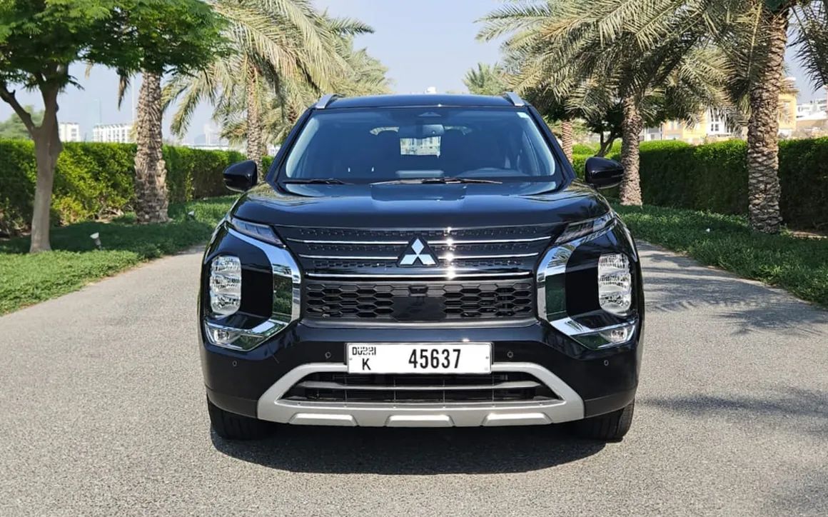 MITSUBISHI OUTLANDER - image 3