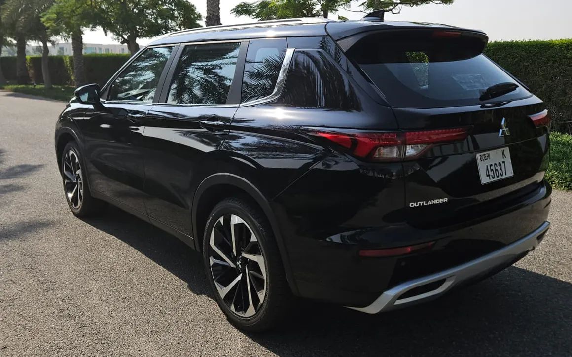 MITSUBISHI OUTLANDER - image 8