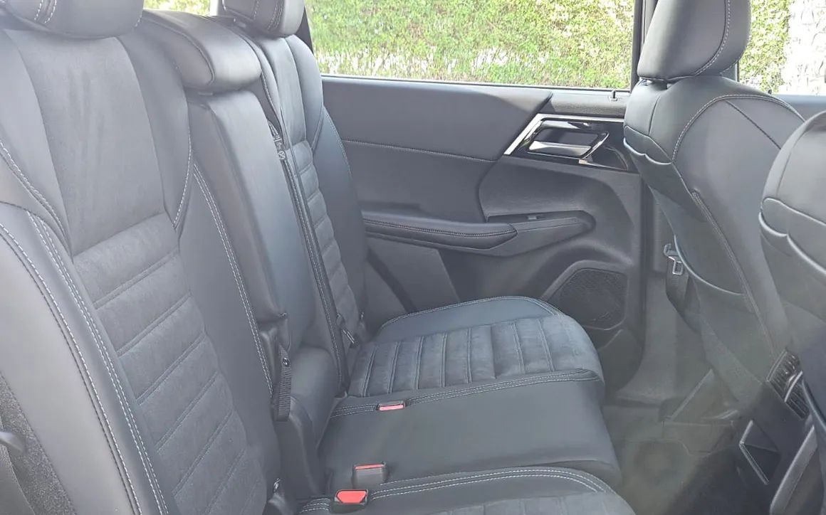 MITSUBISHI OUTLANDER - image 15