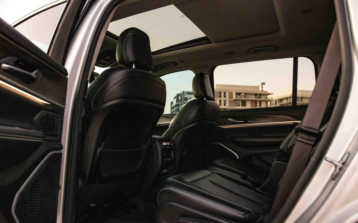 JEEP GRAND CHEROKEE - image 16
