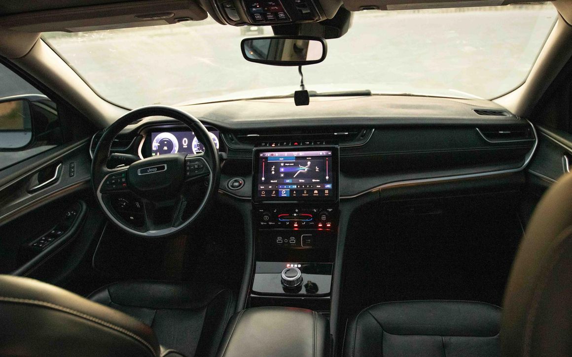 JEEP GRAND CHEROKEE - image 13