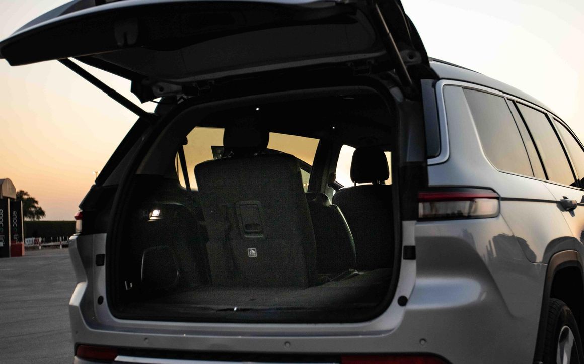 JEEP GRAND CHEROKEE - image 10