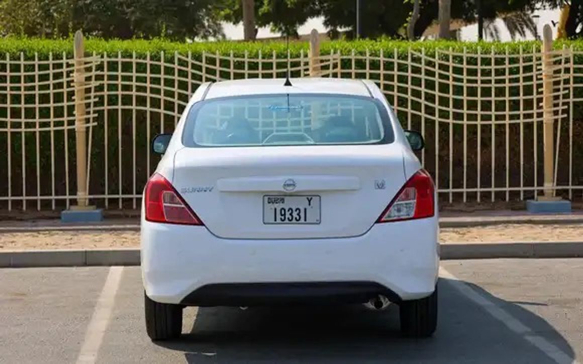 Nissan Sunny STD - image 7