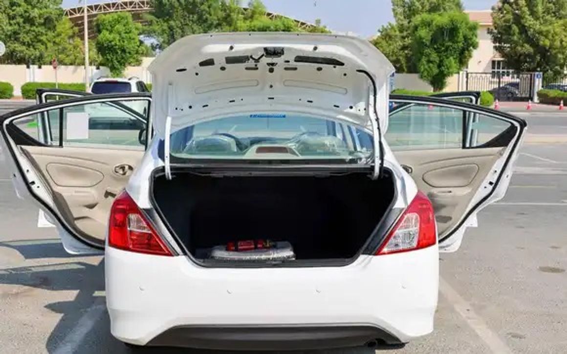 Nissan Sunny STD - image 13
