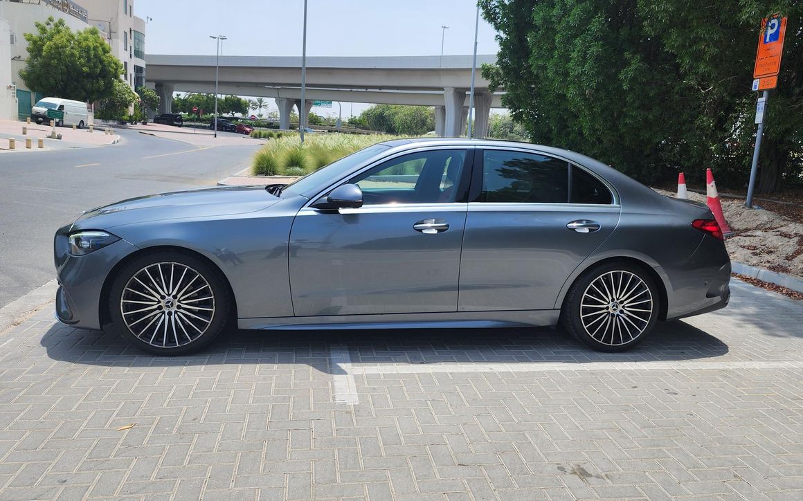 Mercedes C200 - image 2