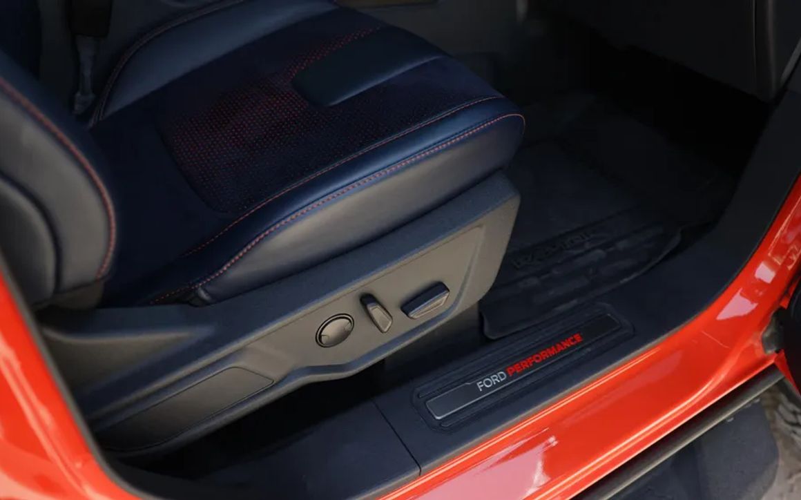 Ford Bronco Raptor - image 12