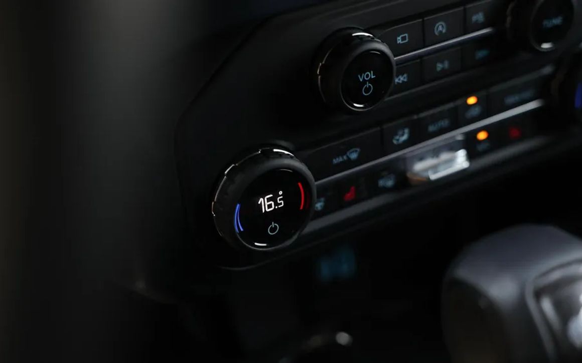 Ford Bronco Raptor - image 17