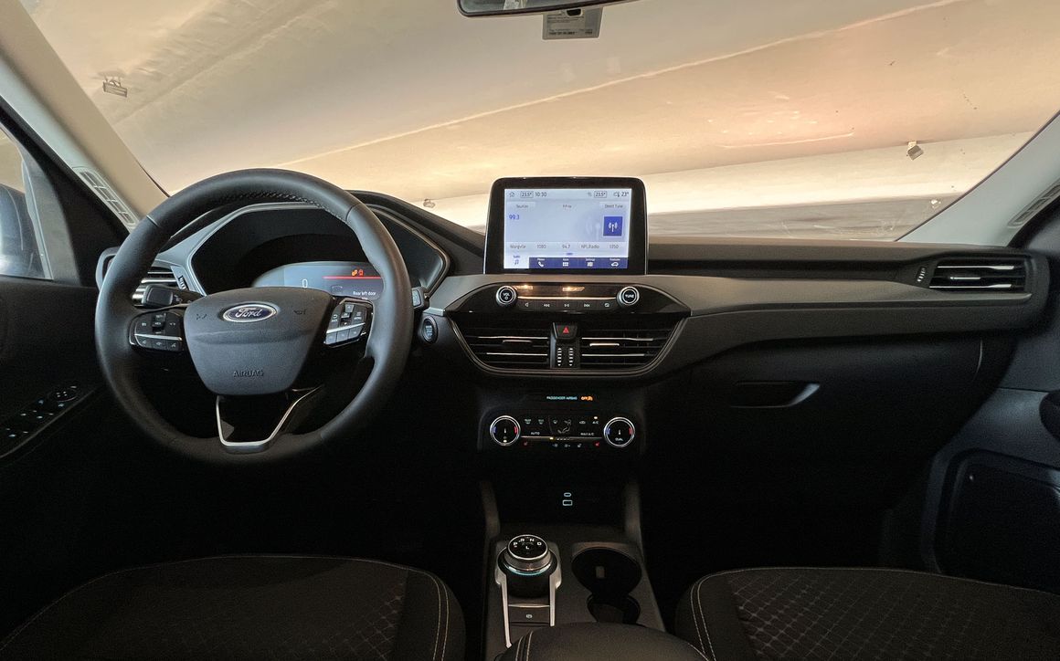 Ford Escape - image 9