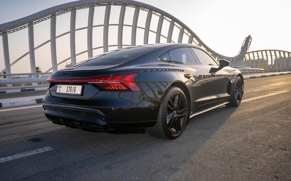 Audi E-tron GT - image 8