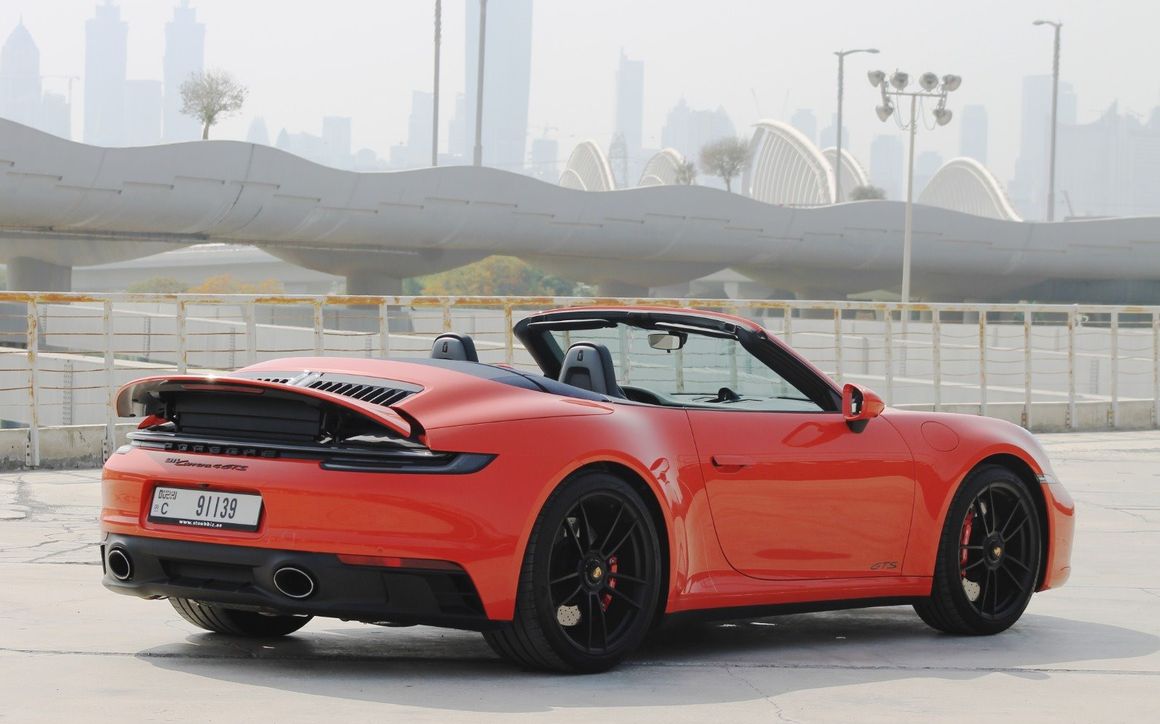 PORSCHE 911 CARRERA 4GTS - image 5
