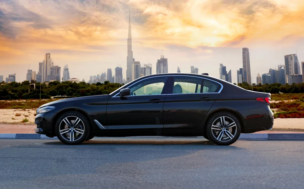 BMW 520 Black - image 5