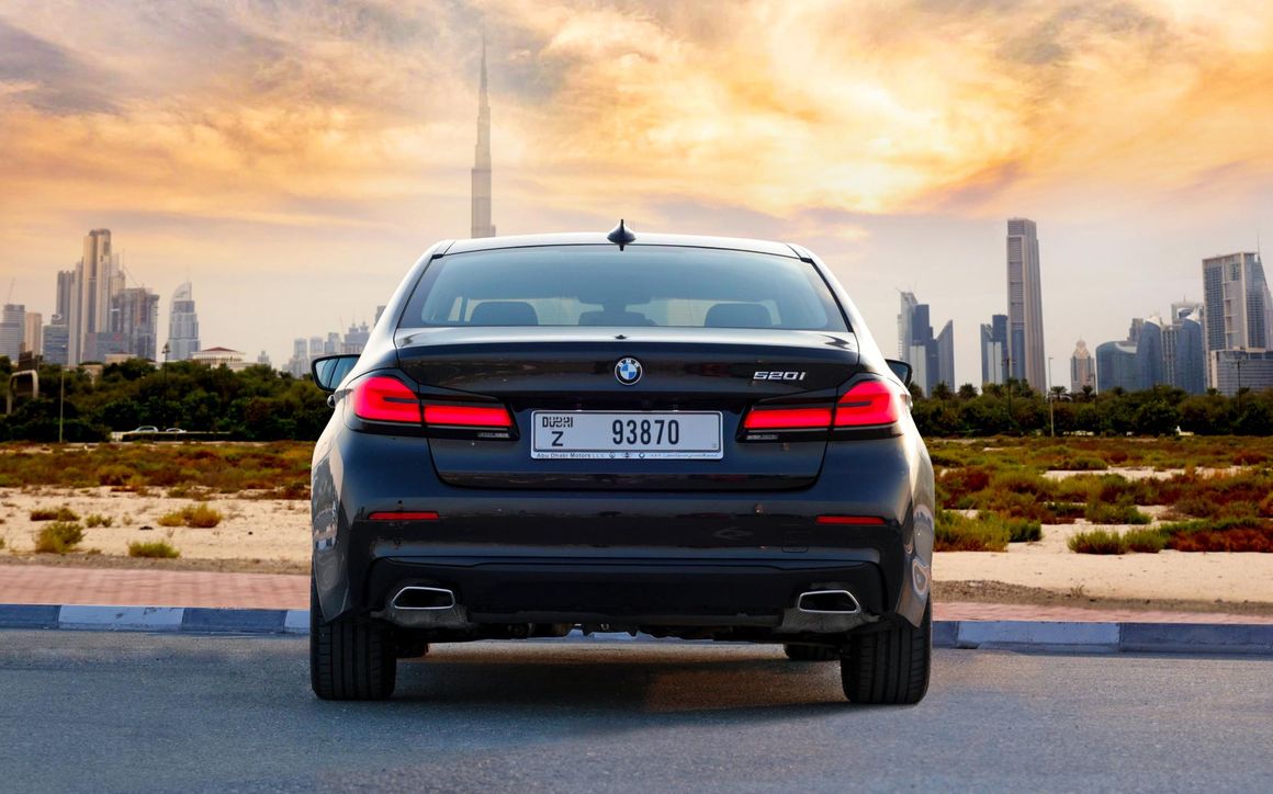 BMW 520 Black - image 7