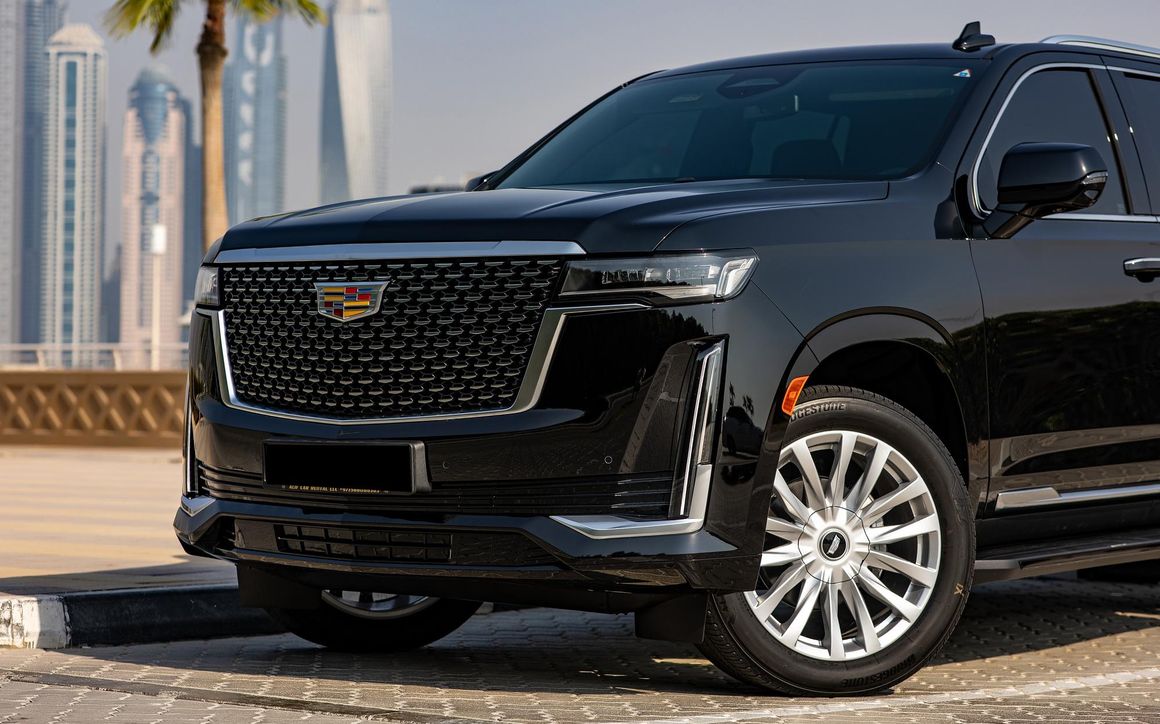 Cadillac Escalade - image 4