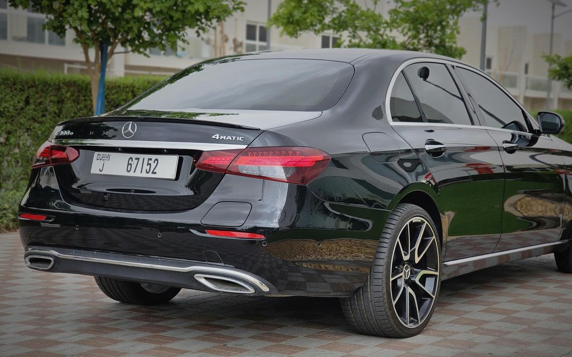 MERCEDES E300 - image 6