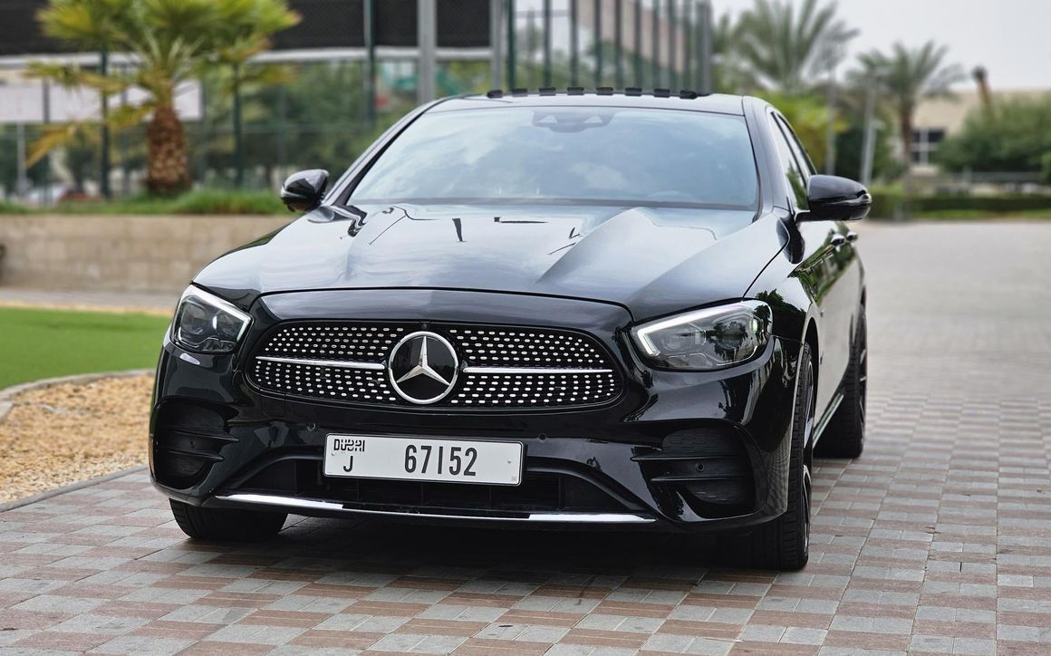 MERCEDES E300 - image 2