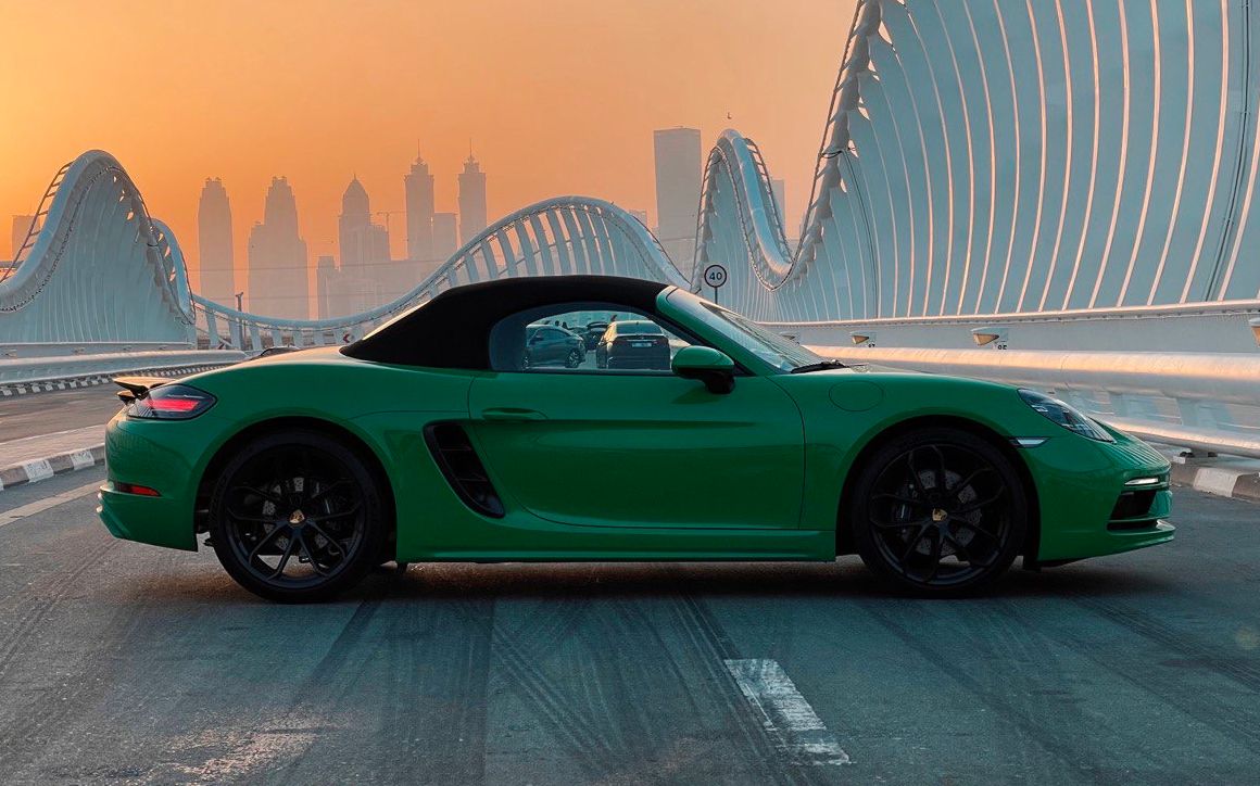 PORSCHE BOXSTER 718 - image 2