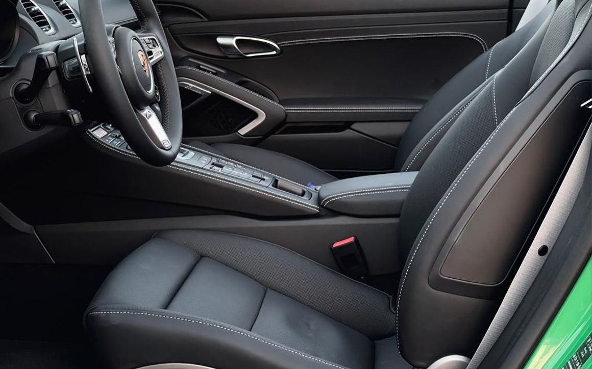 PORSCHE BOXSTER 718 - image 10