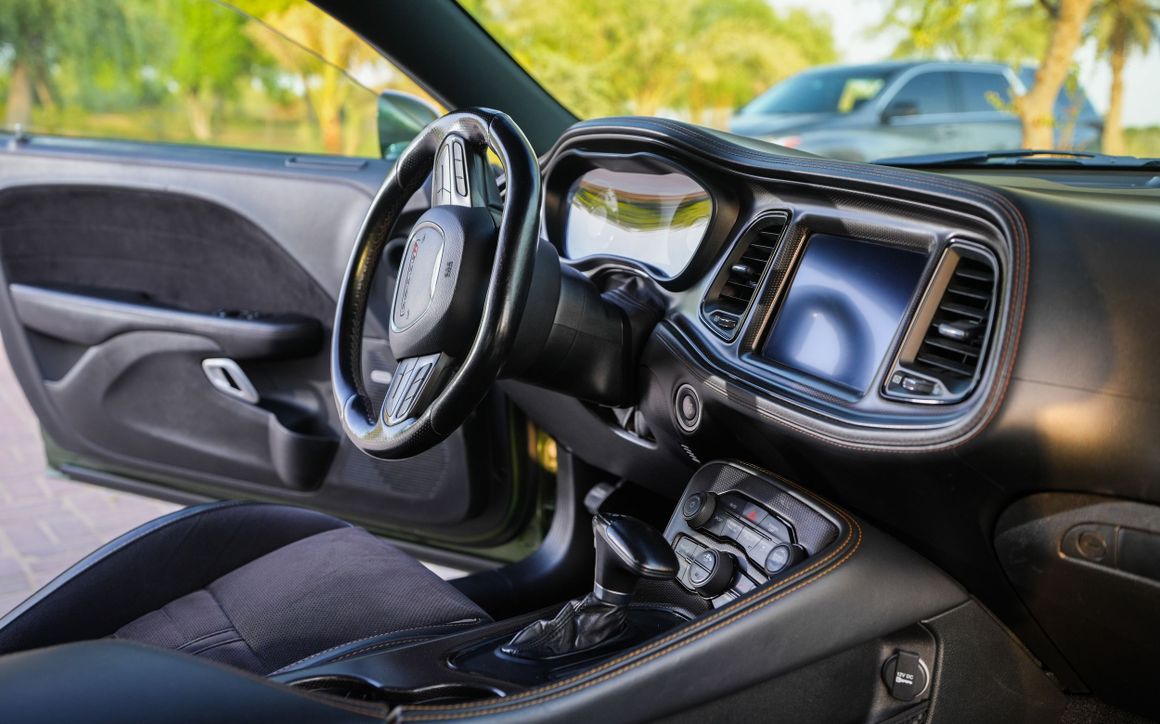 DODGE CHALLENGER - image 8