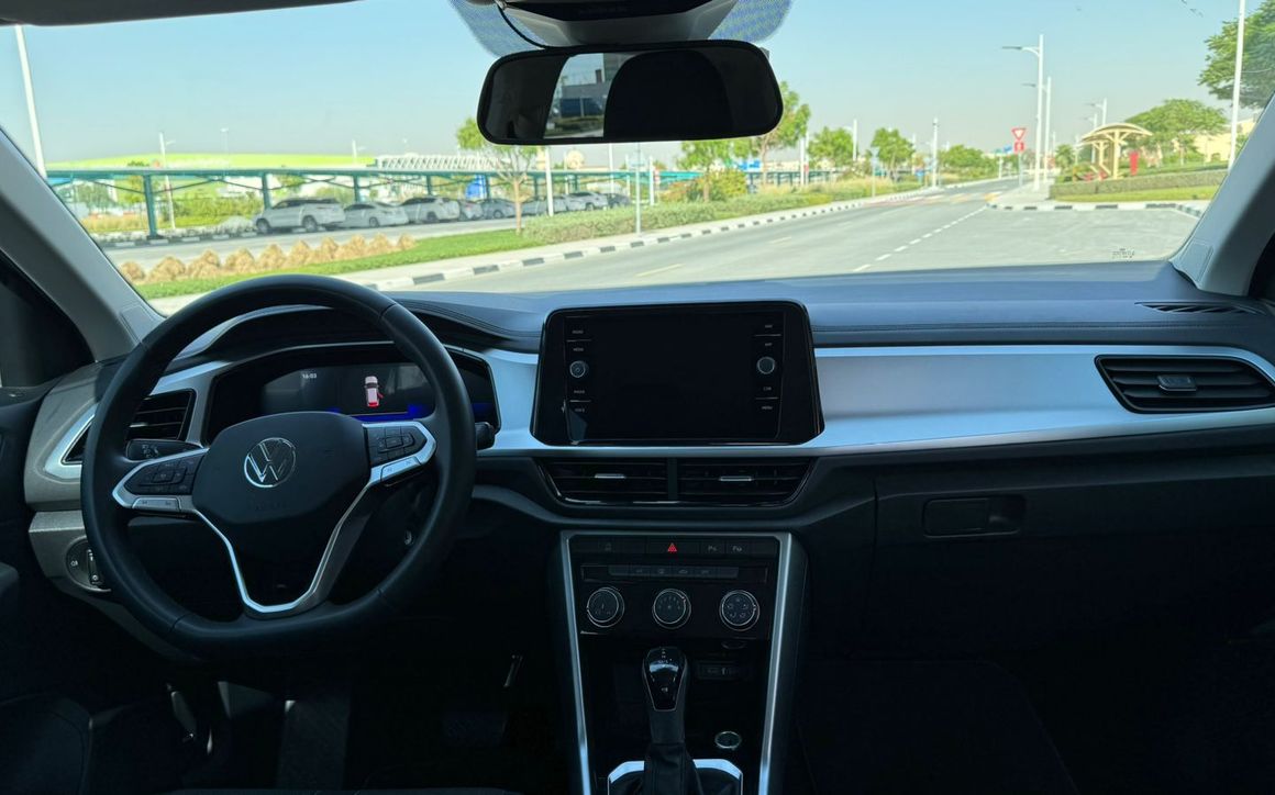 VOLKSWAGEN T-ROC - image 6