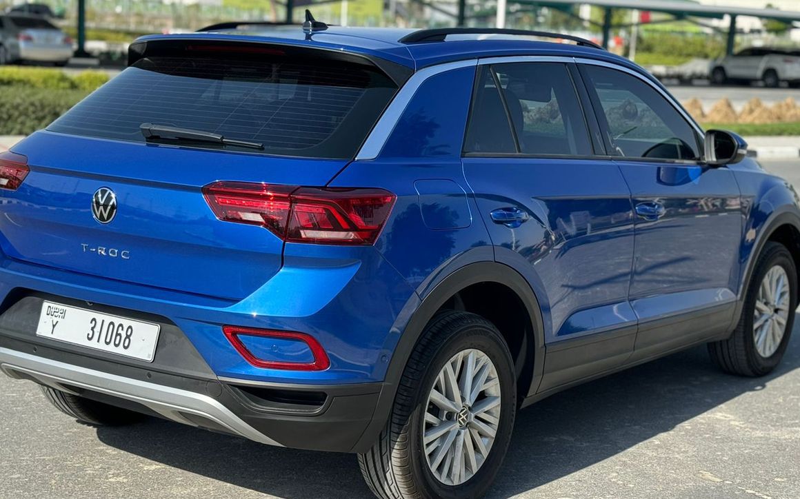 VOLKSWAGEN T-ROC - image 4