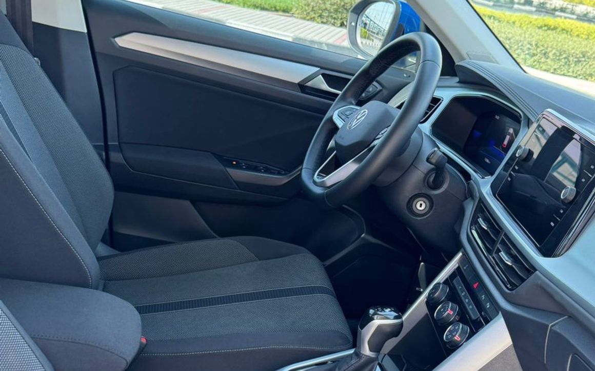 VOLKSWAGEN T-ROC - image 7