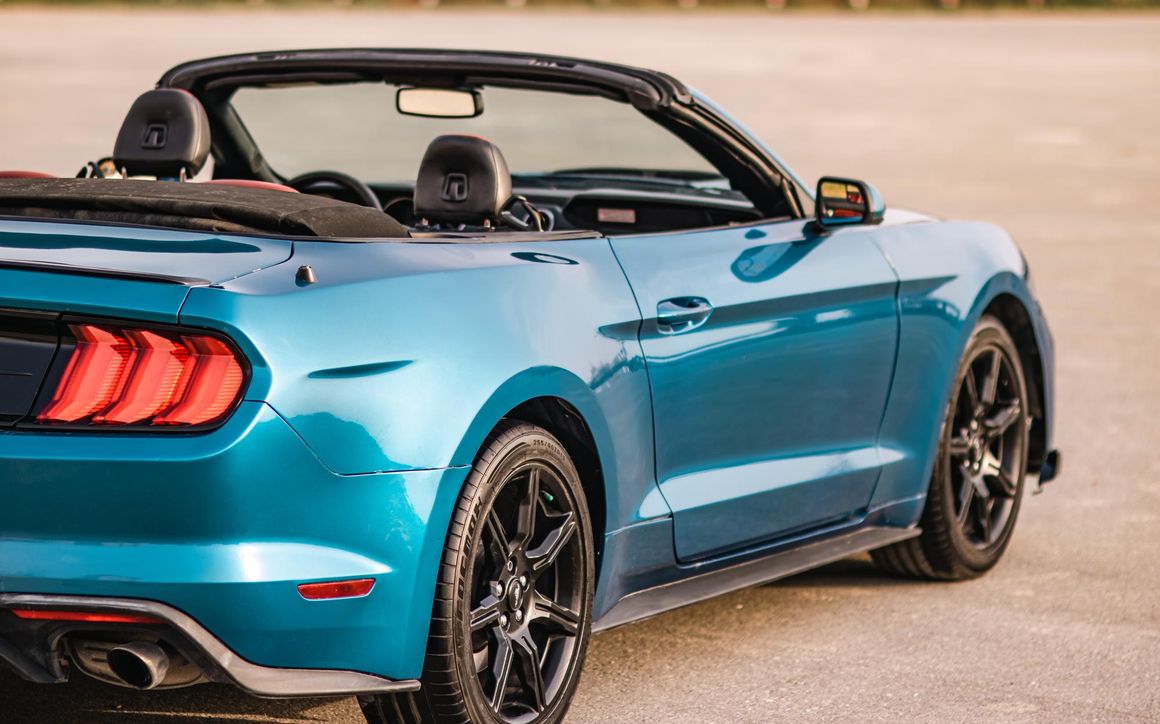 FORD MUSTANG - image 9