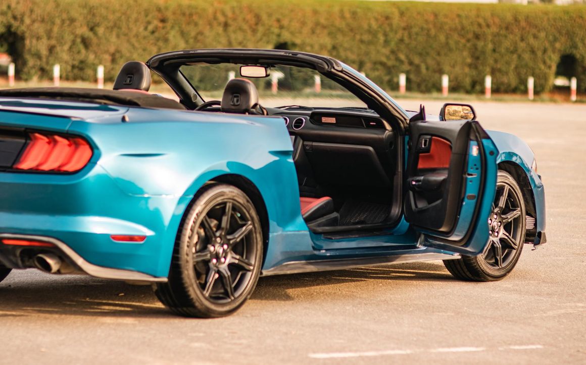 FORD MUSTANG - image 8